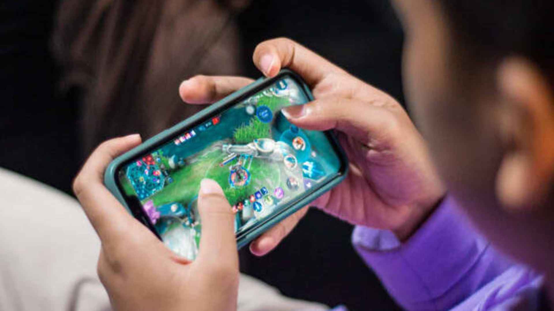Multiplayer Games with Global Online Friendships